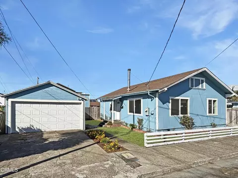 121 Florence St, Fort Bragg, CA 95437