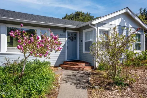 32630 Old Willits Rd, Fort Bragg, CA 95437