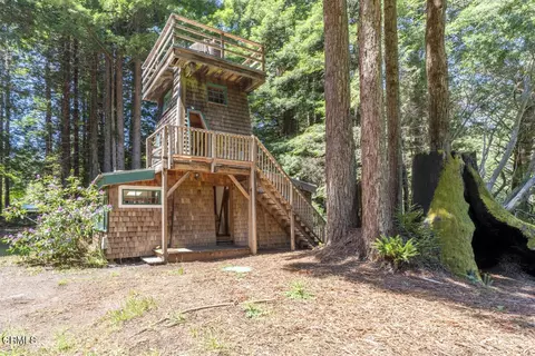 32371 Middle Ridge Rd, Albion, CA 95410