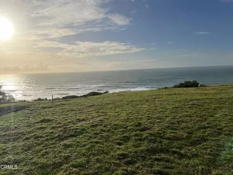 14790 Navarro Way, Manchester, CA 95459