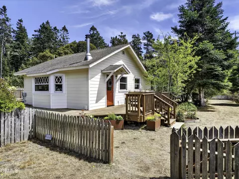 10392 Hills Rd, Mendocino, CA 95460