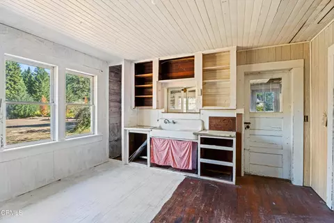 Kitchen - 28580 Comptche Ukiah Rd, Comptche, CA 95427 photo 3 of 5