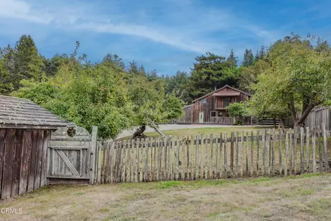 31600 Little Valley Rd, Fort Bragg, CA 95437