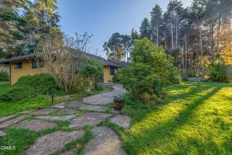 19204 Benson Ln, Fort Bragg, CA 95437