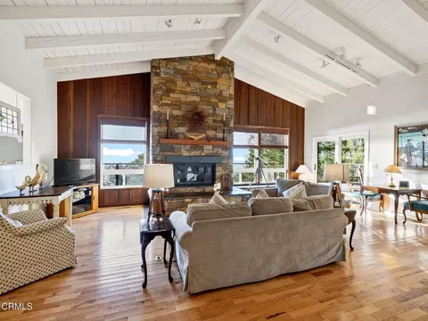 Living - 1101 Cameron Rd, Elk, CA 95432 photo 1 of 5