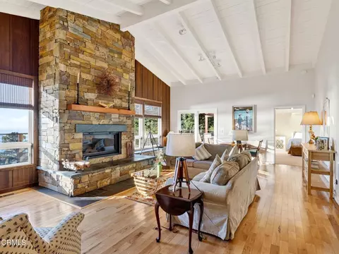 Living - 1101 Cameron Rd, Elk, CA 95432 photo 2 of 5