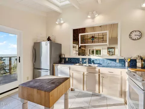 Kitchen - 1101 Cameron Rd, Elk, CA 95432 photo 3 of 4
