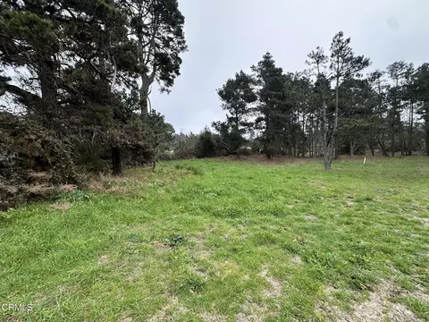 32875 Simpson Ln, Fort Bragg, CA 95437