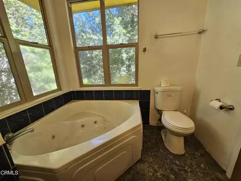 Bath - 27651 Skyview Rd, Willits, CA 95490 photo 1 of 4