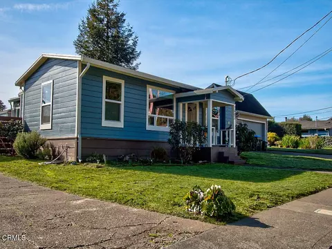 1002 Cedar St, Fort Bragg, CA 95437