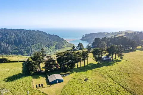 32550 Navarro Ridge Rd, Albion, CA 95410