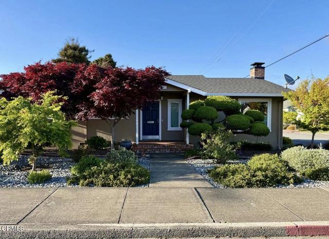 1097 E Oak St, Fort Bragg, CA 95437 | MLS# C1-11346 | 32 Photos - Movoto