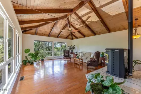 Living - 925 Knob Hill Rd, Ukiah, CA 95482 photo 1 of 3