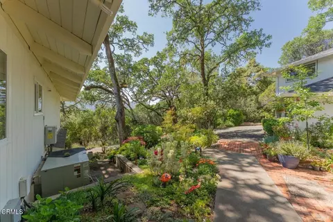 Exterior - 925 Knob Hill Rd, Ukiah, CA 95482 photo 7 of 19