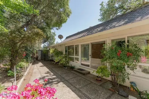 Exterior - 925 Knob Hill Rd, Ukiah, CA 95482 photo 4 of 19