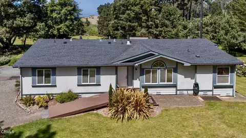25101 Charlene Ln, Fort Bragg, CA 95437