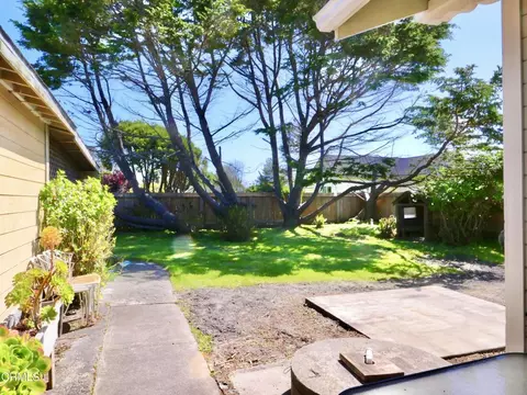 Exterior - 730 E Chestnut St, Fort Bragg, CA 95437 photo 6 of 8