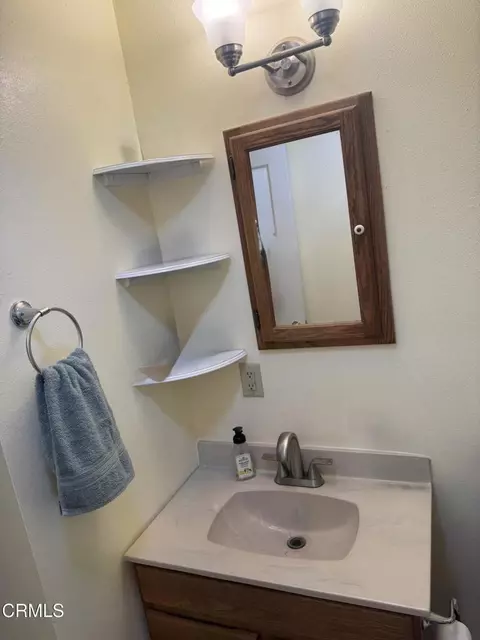 Bath - 255 Burlington Dr, Ukiah, CA 95482 photo 2 of 2