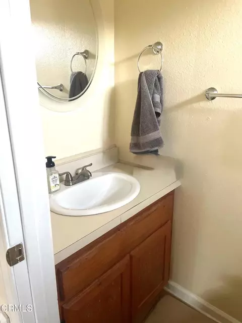 Bath - 255 Burlington Dr, Ukiah, CA 95482 photo 1 of 2