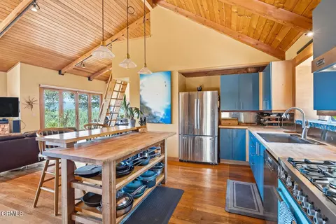 Kitchen - 3400 Chardonnay Ln, Philo, CA 95466 photo 3 of 5