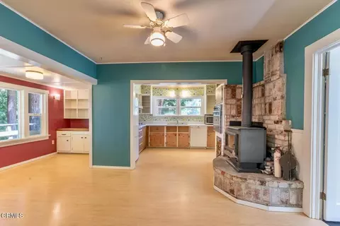 Living - 18961 Symes Ln, Fort Bragg, CA 95437 photo 3 of 3