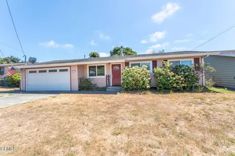 1072 E Chestnut St, Fort Bragg, CA 95437