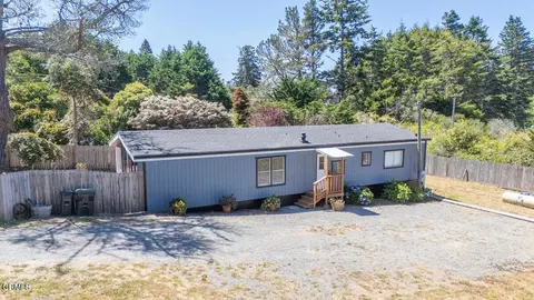 10490 Blair St, Mendocino, CA 95460