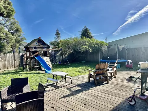 470 Wall Street St, Fort Bragg, CA 95437