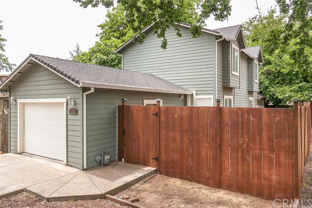 1402 Davis St, Chico, CA 95928 photo 1