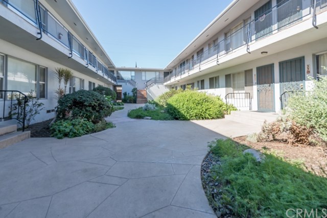 735 Cedar Ave #17, Long Beach, CA 90813 photo 1