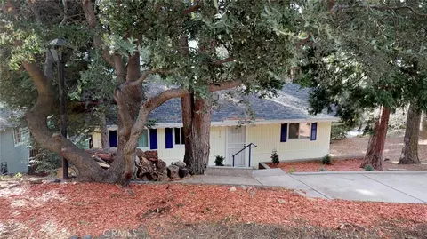 986 Chillon Dr, Crestline, CA 92325 photo 1