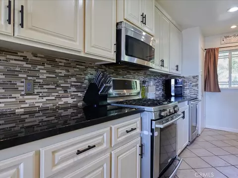 186 N Stanford St, Hemet, CA 92544