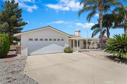 1002 La Casa Way, Hemet, CA 92545