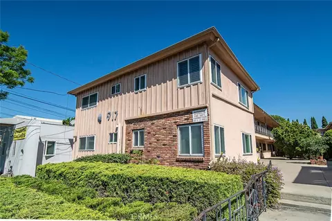 917 E La Palma Dr #1, Inglewood, CA 90301