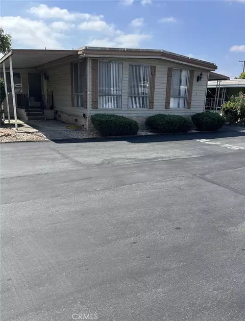 208 S Barranca Ave #3, Glendora, CA 91741