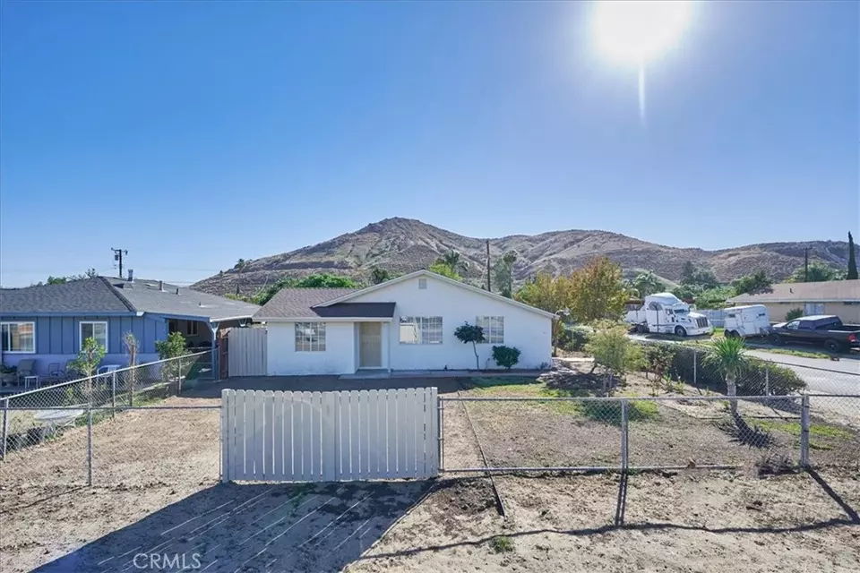 18407 9th St, Bloomington, CA 92316 41 Photos Movoto