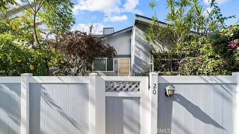 900 W Sierra Madre Ave #20, Azusa, CA 91702