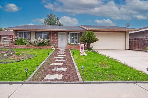 1110 Roosevelt Dr, Lake Elsinore, CA 92530