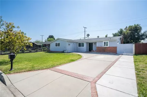 6063 N Oakbank Dr, Azusa, CA 91702
