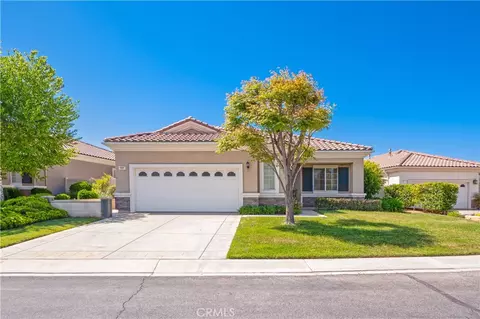 927 Monarch Ct, Beaumont, CA 92223