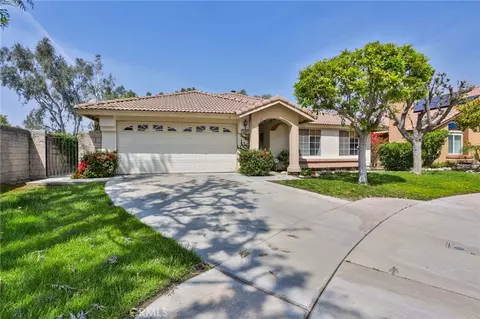 7918 Beckett Ct, Highland, CA 92346