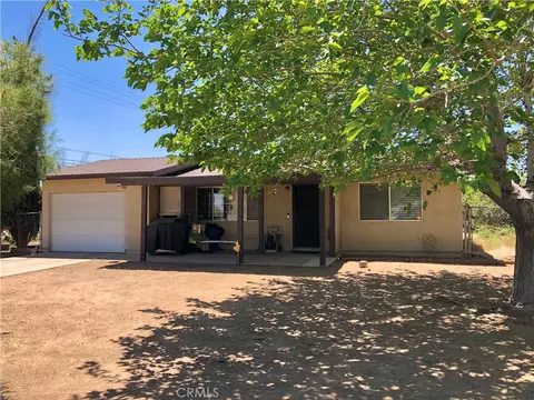 16403 Vine St, Hesperia, CA 92345 photo 1