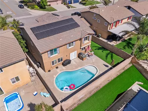 5822 Madison Ln, Fontana, CA 92336
