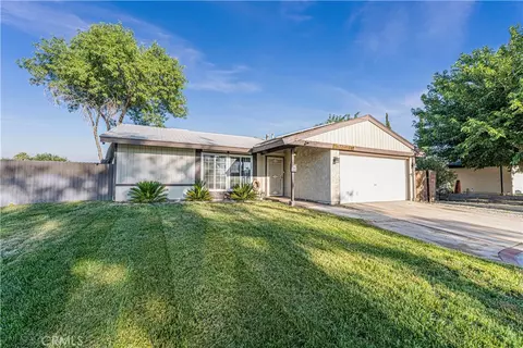 44001 Gingham Ave, Lancaster, CA 93535