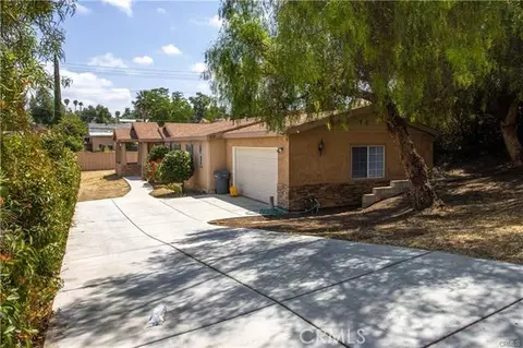 318 Townsend St, Lake Elsinore, CA 92530