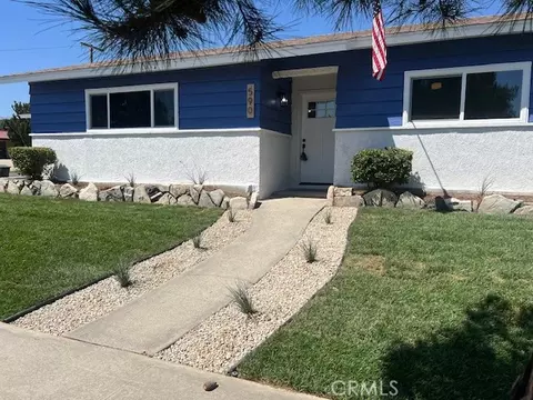590 E Van Koevering St, Rialto, CA 92376 photo 1