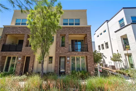 196 Harringay, Irvine, CA 92618