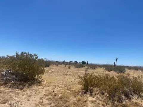 7 Aztec Ln, Adelanto, CA 92301