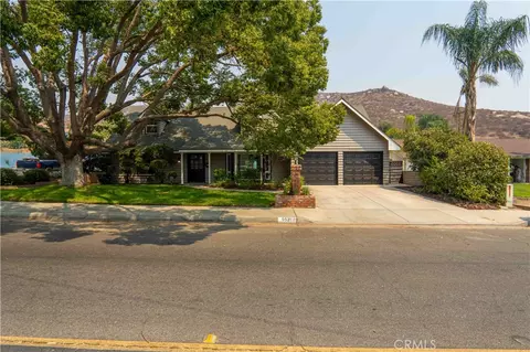 5531 Peacock Ln, Riverside, CA 92505