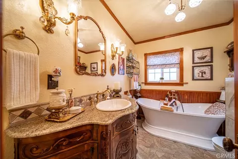 Bath - 208 E 3rd St, San Dimas, CA 91773 photo 1 of 2